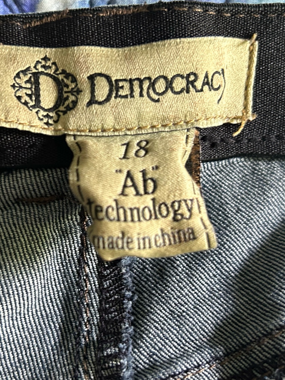 Democracy Women's Skinny Jeans in Dark Blue - Picture 3 of 4